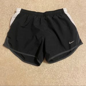 Girls M Black Nike Shorts